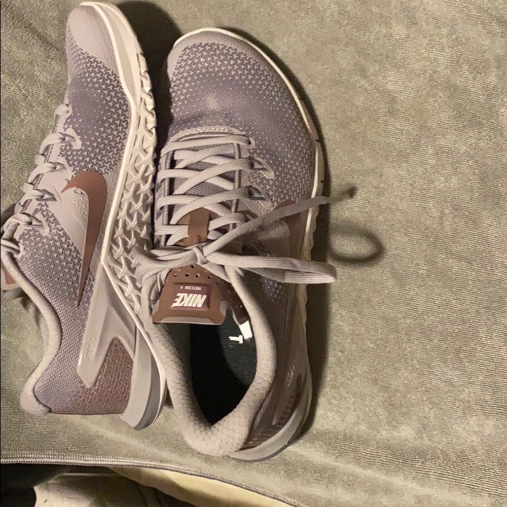 Nike running/performance shoes